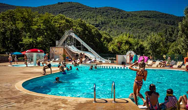 Parc aquatique et piscines du camping Les Plans **** parc aquatique anduze
